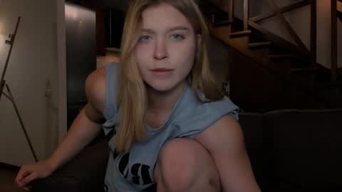 Vanilla online show from November 24, 2025, 1:33 pm