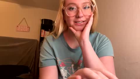 Snapshot of vanillapuddingpie chatting on January 11, 2025, 4:16 am vanillapuddingpie online show from January 11, 2025, 4:16 am