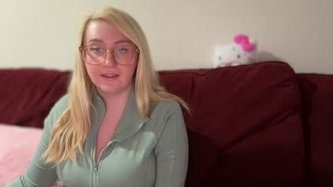 Snapshot of vanillapuddingpie chatting on January 28, 2025, 12:36 am vanillapuddingpie online show from January 28, 2025, 12:36 am