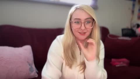 Snapshot of vanillapuddingpie chatting on February 16, 2025, 7:05 pm vanillapuddingpie online show from February 16, 2025, 7:05 pm