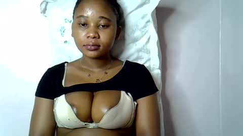 vanillavenus online show from October 24, 2025, 10:50 pm