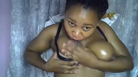 vanillavenus online show from April 2, 2026, 11:02 pm