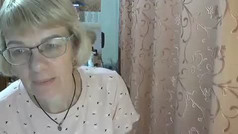 Vanillaxcreamy online show from December 3, 2024, 4:28 pm