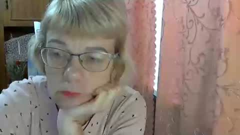 Vanillaxcreamy online show from December 5, 2024, 9:28 am