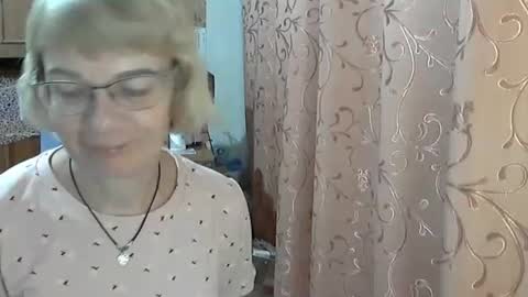 Vanillaxcreamy online show from December 12, 2024, 2:44 pm