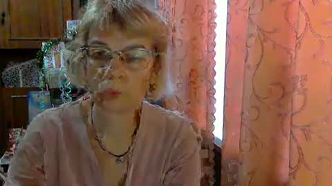 Vanillaxcreamy online show from December 15, 2024, 9:35 am