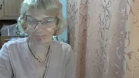 Vanillaxcreamy online show from December 21, 2024, 2:37 pm
