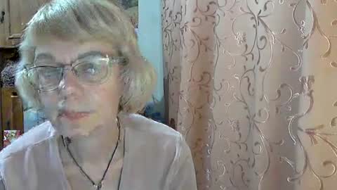 Vanillaxcreamy online show from December 21, 2024, 5:40 pm