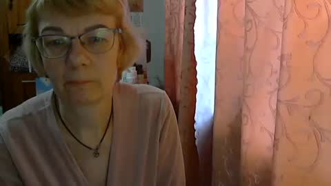 Vanillaxcreamy online show from February 14, 2025, 9:56 am