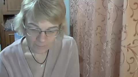 Vanillaxcreamy online show from February 24, 2025, 6:04 pm