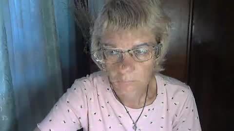 Vanillaxcreamy online show from September 24, 2025, 2:31 pm