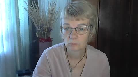 Vanillaxcreamy online show from October 14, 2025, 8:26 am