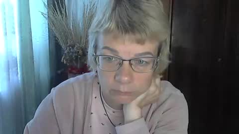 Vanillaxcreamy online show from October 18, 2025, 8:59 am