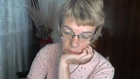 Vanillaxcreamy online show from October 19, 2025, 1:45 pm