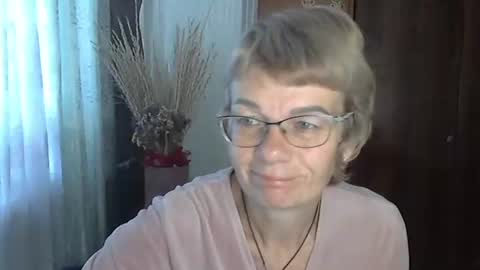 Vanillaxcreamy online show from October 25, 2025, 8:55 am