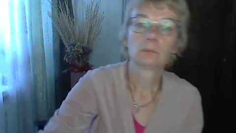 Vanillaxcreamy online show from October 30, 2025, 9:55 am