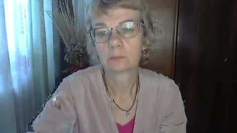 Vanillaxcreamy online show from November 1, 2025, 8:49 am