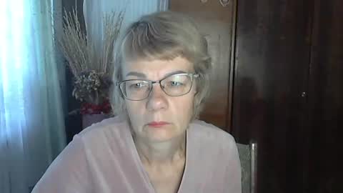 Vanillaxcreamy online show from November 7, 2025, 9:42 am