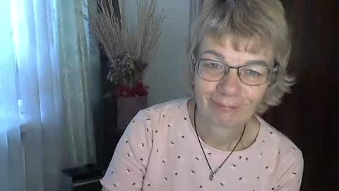 Vanillaxcreamy online show from November 16, 2025, 7:14 am