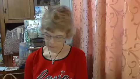 Vanillaxcreamy online show from January 7, 2026, 7:22 am