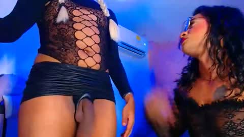 vannesa01 online show from February 4, 2026, 8:25 pm