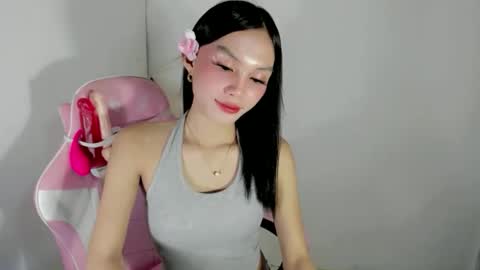 VANNESA online show from November 11, 2025, 9:42 am