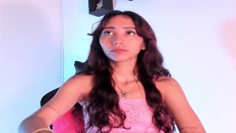 Snapshot of vannessa_45 chatting on July 7, 2026, 4:33 pm vannessa online show from July 7, 2026, 4:33 pm