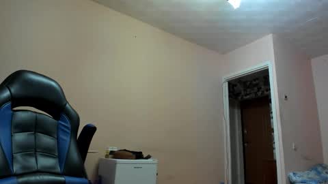 vano_822 online show from November 14, 2025, 7:18 am