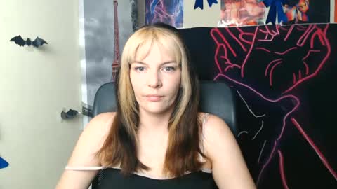 Snapshot of vanrey_ chatting on June 21, 2026, 6:38 am Vanessa online show from June 21, 2026, 6:38 am