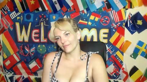 Snapshot of vanrey_ chatting on July 9, 2026, 7:01 am Vanessa online show from July 9, 2026, 7:01 am