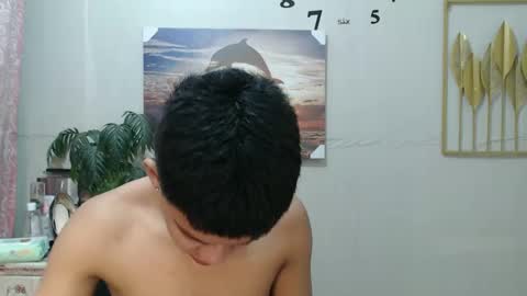 Snapshot of vanxxx2005 chatting on December 18, 2024, 2:42 am vanxxx2005 online show from December 18, 2024, 2:42 am