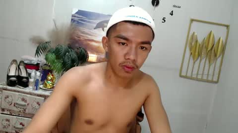 Snapshot of vanxxx2005 chatting on February 15, 2025, 3:06 pm vanxxx2005 online show from February 15, 2025, 3:06 pm