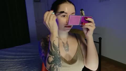 vaolietkat online show from December 17, 2025, 8:20 am