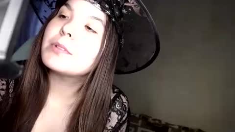 Var Kiss online show from November 1, 2025, 9:44 am