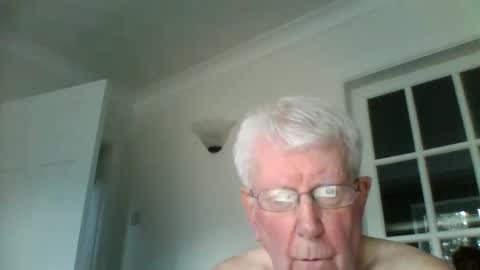 vassus online show from October 23, 2025, 2:27 pm