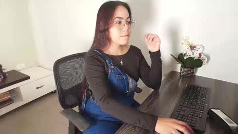 Victoria online show from October 17, 2025, 11:13 am