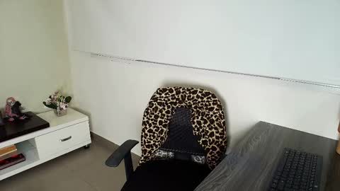 Victoria online show from October 28, 2025, 11:03 am