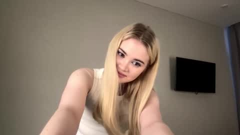 Monika online show from March 2, 2026, 1:07 pm