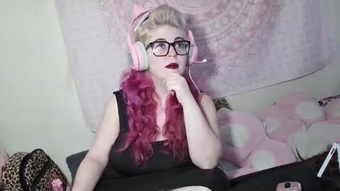 Veronica Lehane online show from February 13, 2026, 7:43 pm