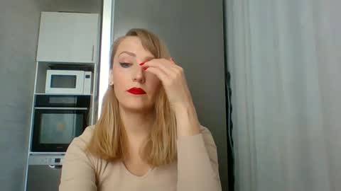 Veessa online show from April 19, 2026, 10:47 am