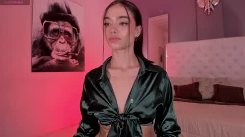 Snapshot of vega_roux chatting on January 10, 2025, 1:21 am VEGA online show from January 10, 2025, 1:21 am