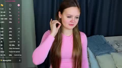 veliapascanik online show from April 12, 2026, 1:54 am