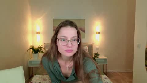Lin online show from October 9, 2025, 2:04 pm
