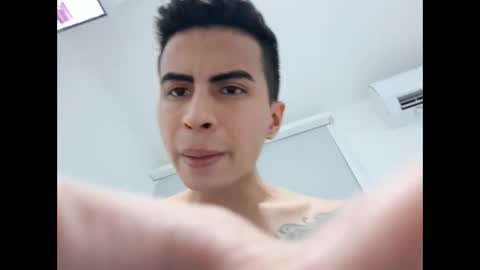 Snapshot of velk_hot1 chatting on January 11, 2025, 11:02 pm velk_hot1 online show from January 11, 2025, 11:02 pm