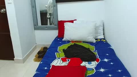 Snapshot of velk_hot1 chatting on November 25, 2025, 2:39 pm velk_hot1 online show from November 25, 2025, 2:39 pm