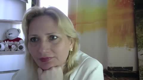 velka_raspberry online show from May 6, 2026, 8:08 am