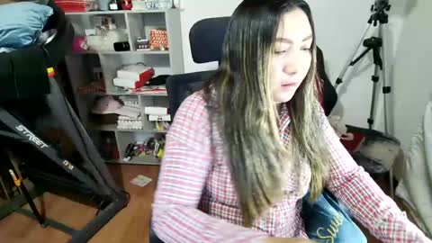Snapshot of vellarossa chatting on July 9, 2026, 7:01 am Im VelaI will be Christmas and New Year with my family December 22 to January 13 I will miss you guys. online show from July 9, 2026, 7:01 am