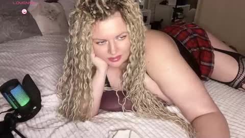 Snapshot of vellinka chatting on September 27, 2025, 10:15 pm vellinka online show from September 27, 2025, 10:15 pm