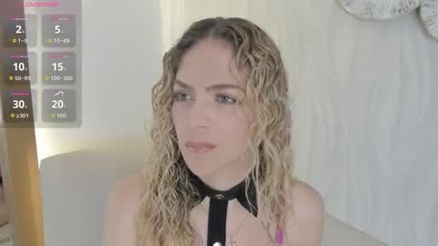 Snapshot of velora_ chatting on December 2, 2025, 3:34 am Velora online show from December 2, 2025, 3:34 am