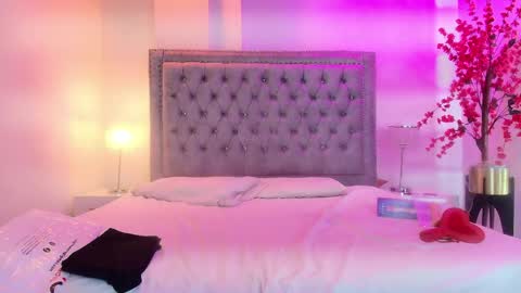 velora_nigth online show from April 25, 2026, 11:46 am